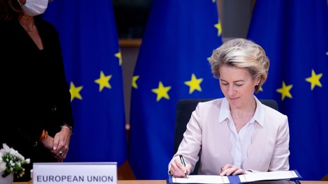 Ursula von der Leyen napovedala, da bodo skušali nabaviti več cepiva in pospešiti cepljenje