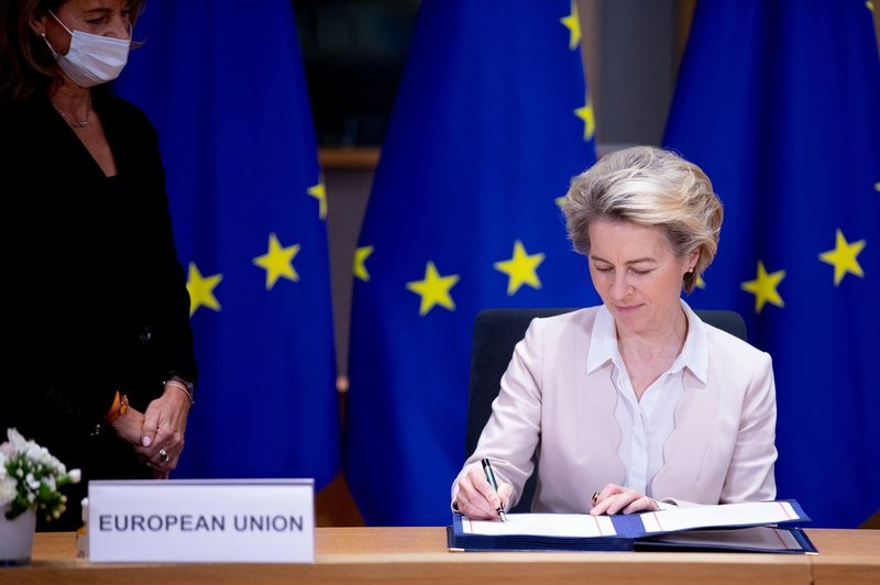 Ursula von der Leyen napovedala, da bodo skušali nabaviti več cepiva in pospešiti cepljenje (foto: profimedia)