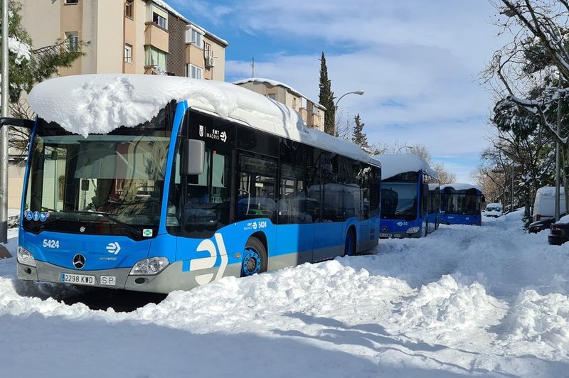 V Madridu nepretrgoma snežilo 36 ur, težave s snegom tudi na Balkanu (foto: profimedia)