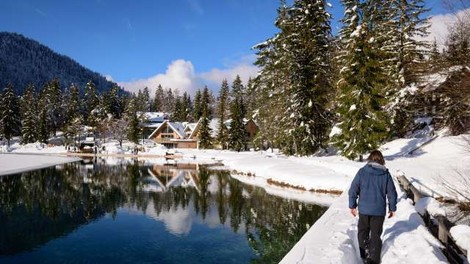 V Kranjski Gori opažajo izigravanje epidemioloških ukrepov s poslovnimi najemi