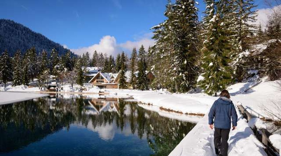 V Kranjski Gori opažajo izigravanje epidemioloških ukrepov s poslovnimi najemi (foto: Nebojša Tejić/STA)