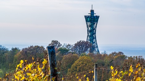 Fontana piv v Žalcu, vinska fontana v Marezigah in razgledni stolp v Lendavi povečali turistični obisk