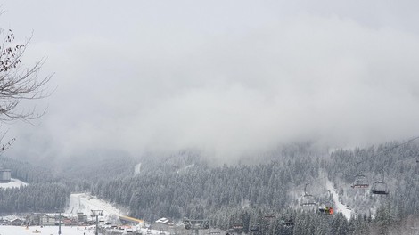 Ponovno odprta smučišča so zaradi slabega vremena bolj ali manj samevala