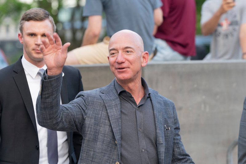 Ustanovitelj Amazona Jeff Bezos odhaja s položaja glavnega izvršnega direktorja (foto: Shutterstock)