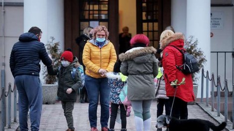 V torek v šole odhajajo vsi učenci prvih treh razredov, znova bodo odprti vsi vrtci