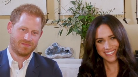 Princ Harry in Meghan sta se dokončno odpovedala kraljevim dolžnostim