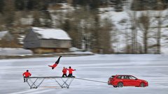 Dunking Devils in Danfoss skupaj ustvarili prvi trampolin na smučeh