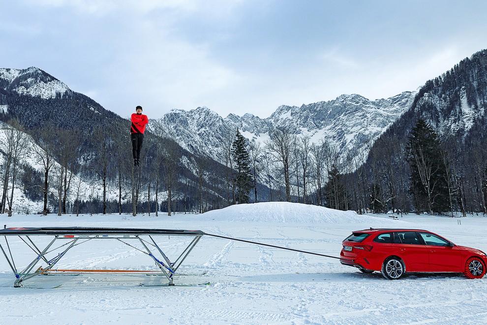 Dunking Devils in Danfoss skupaj ustvarili prvi trampolin na smučeh