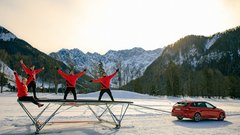 Dunking Devils in Danfoss skupaj ustvarili prvi trampolin na smučeh