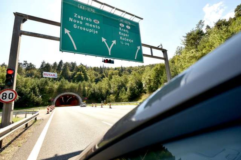 Začenja se dvomesečna obnova vzhodne cevi predora Golovec (foto: Tamino Petelinšek/STA)