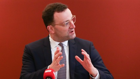 Jens Spahn opozoril, da v Nemčiji cepljenje ne bo ustavilo tretjega vala epidemije