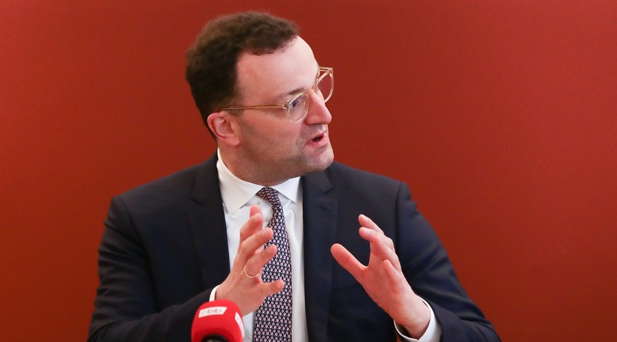 Jens Spahn opozoril, da v Nemčiji cepljenje ne bo ustavilo tretjega vala epidemije (foto: profimedia)