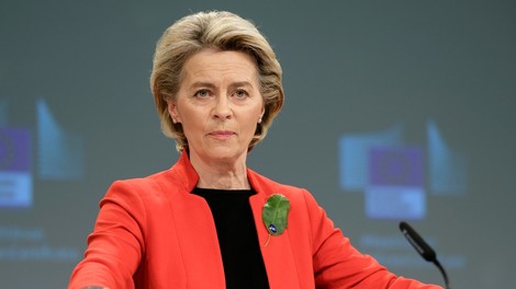 Ursula von der Leyen zažugala družbi AstraZeneca s prepovedjo izvoza