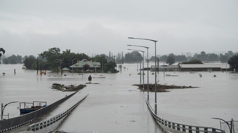 Poplave v Avstraliji zahtevale prvo življenje