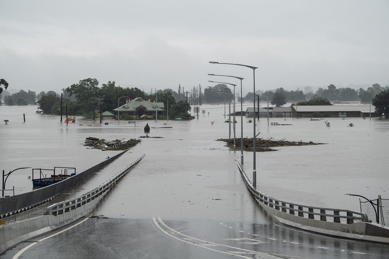 Poplave v Avstraliji zahtevale prvo življenje (foto: Profimedia)