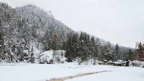 Torkovo jutro bo marsikje po Sloveniji spet sneženo