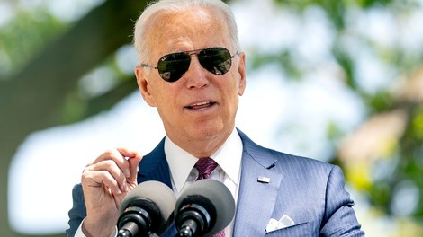 Biden po stotih dneh vladanja uživa 52-odstotno podporo, kar je ena najnižjih podpor ob začetku mandata