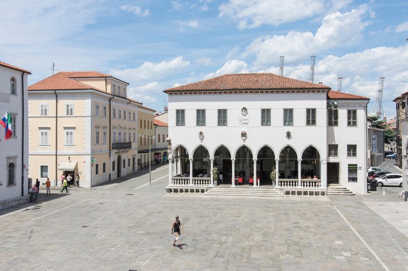 Med ljudmi znaki pandemske izčrpanosti, mlajši do cepiva bolj skeptični (foto: Profimedia)