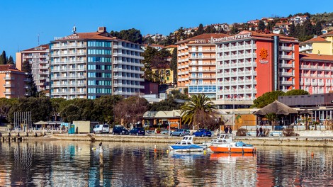 Hotelirji na slovenski obali opažajo, da je interes gostov za poletne termine velik