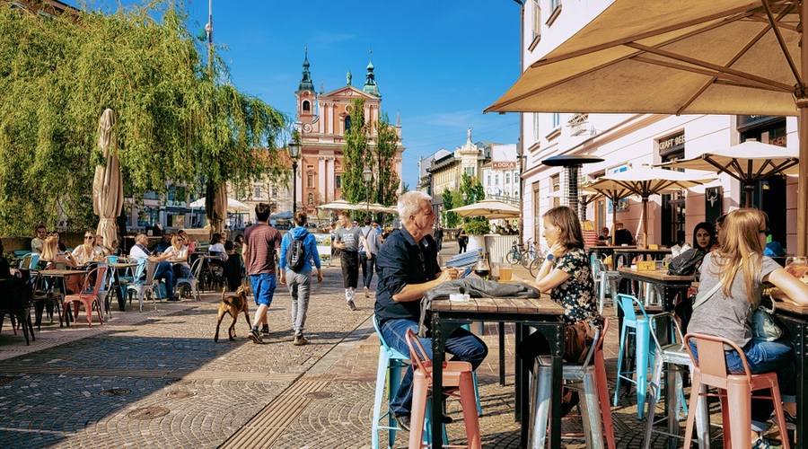 Vlada danes o dodatnem sproščanju ukrepov, svetovalna skupina predlaga podaljšanje epidemije (foto: Shutterstock)