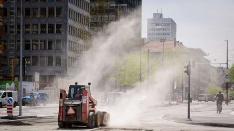 V okviru prenove Dunajske ceste v Ljubljani bodo stroje premaknili na druge odseke