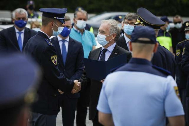 Z delovanjem začela prva enota avtocestne policije v Sloveniji (foto: Anže Malovrh/STA)