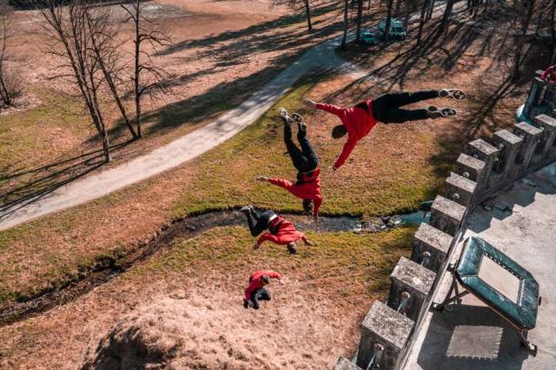 Slovenska akrobatska skupina Dunking Devils poskrbela za nov vrtoglav in vratolomen podvig (foto: Vita Orehek)