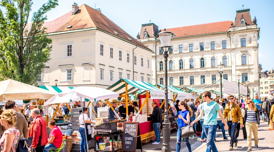 Po skoraj osmih mesecih naj bi vlada danes preklicala epidemijo v Sloveniji, a nekateri ukrepi še ostajajo (foto: Shutterstock)