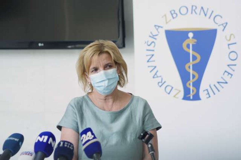 Beovićeva: Stroka mora stati za tem, da se vsi ljudje cepijo proti covidu-19 (foto: Aleš Osvald/STA)