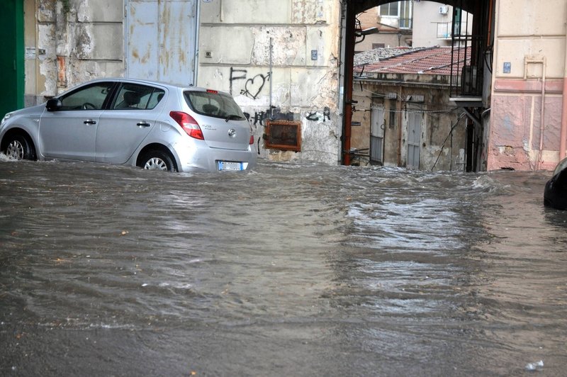 Poplave prizadele še Avstrijo in Bavarsko, težave tudi v Italiji (foto: profimedia)