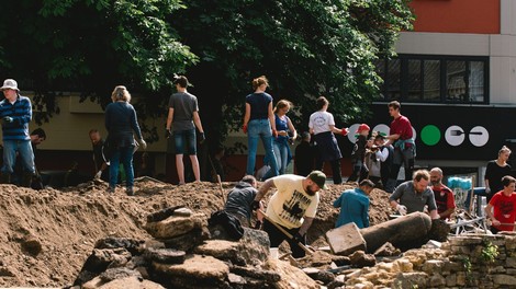 Število žrtev poplav na severu Evrope se je povzpelo na 183