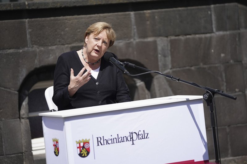 Angela Merkel: Nemščina skorajda nima besed, ki bi opisale razdejanje po poplavah (foto: profimedia)