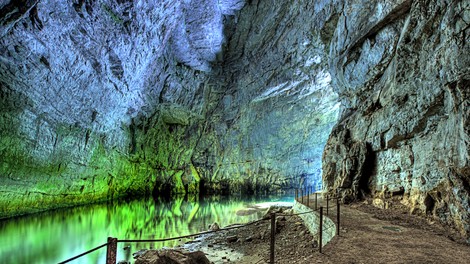 Pred visokimi temperaturami v naslednjih dneh se lahko "skrijete" v eno izmed številnih slovenskih jam (ideje za izlet)