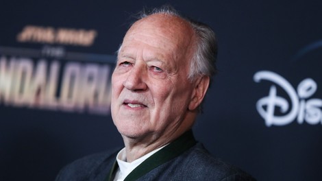 Werner Herzog je režijo po dolgem času spet zamenjal za literarno ustvarjanje