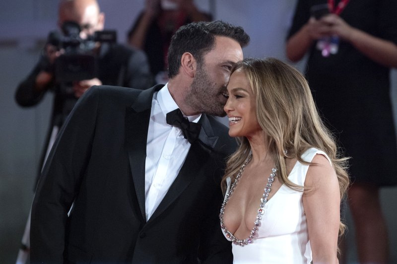 Jennifer Lopez in Ben Affleck ali kar "Bennifer" - znova sta se našla po dolgih 17 letih (foto: Profimedia)