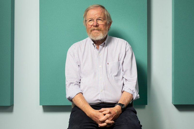 Bill Bryson: »Nihče ne ve, zakaj si teh sedem kvadrilijard atomov želi sestaviti prav nas!« (foto: profimedia)