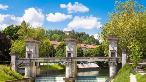 Škode po sredinem neurju v Ljubljani je samo na infrastrukturi za sto tisoč evrov