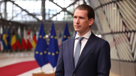 Nekdanji avstrijski kancler Sebastian Kurz se umika iz politike