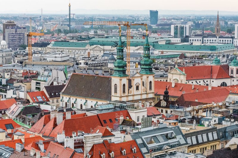 Avstrijci bodo po zasedenosti postelj na intenzivni negi postopoma omejili necepljene (foto: profimedia)