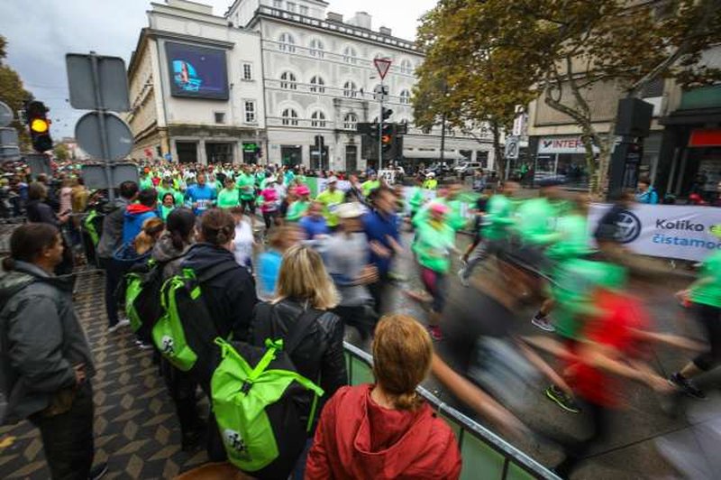 Po lanskem premoru zaradi epidemije letošnji ljubljanski maraton v okrnjeni obliki (foto: STA/Anže Malovrh)