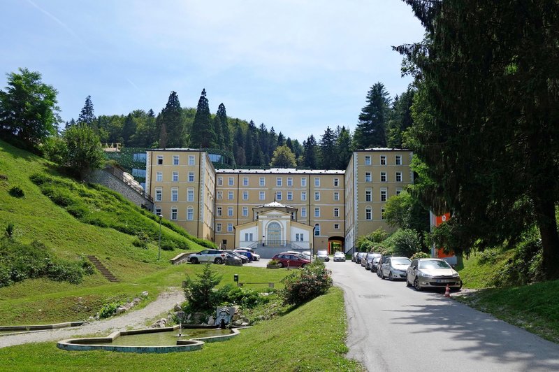 V zadnjih dneh pospešeno unovčevanje turističnih in novih bonov (foto: Profimedia)