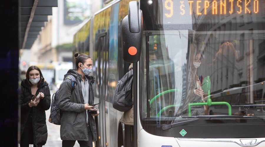 Sprejeti ostrejši ukrepi za zajezitev okužb – vse, kar morate vedeti (foto: Profimedia)