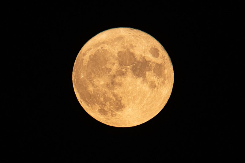 Proti jutru popolni Lunin mrk - EDINI letos! (foto: Profimedia)