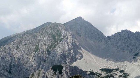 Čezmejno območje Karavank obogatile tri literarne pohodniške poti