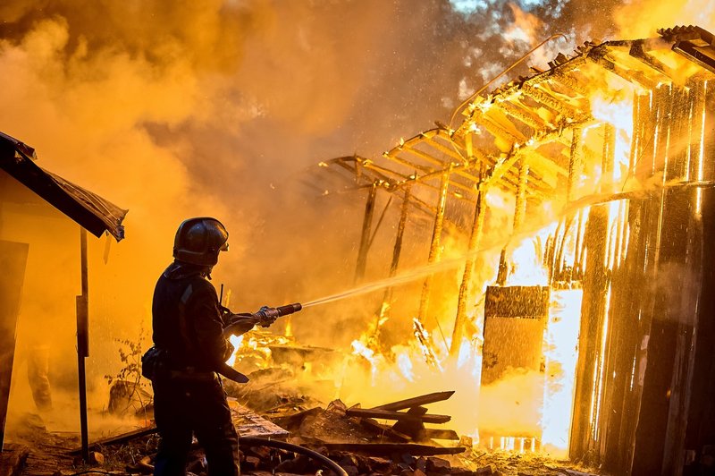 Zaradi požara severozahodno od Denverja evakuirali več deset tisoč ljudi (foto: profimedia)