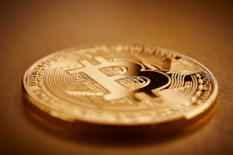 Padec kriptovalut? Bitcoin prvič po septembru nevarno nizko (foto: Profimedia)