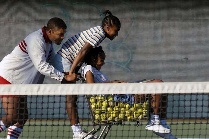 Will Smith izjemen v vlogi očeta teniških kraljic Serene in Venus Williams (foto: Profimedia)