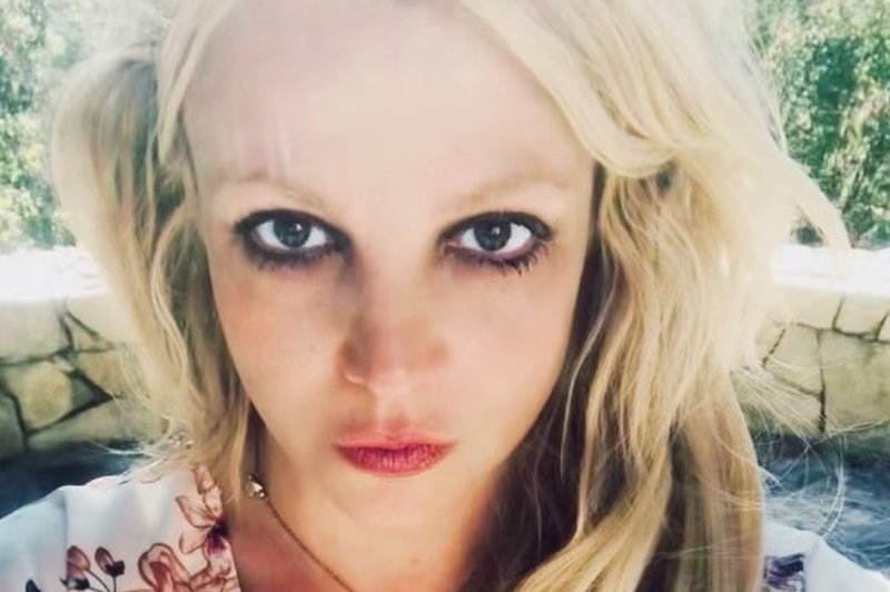 Britney Spears: "Ne zaupajte nikomur. Za svojo družino si izberite raje mucke in kužke!" (foto: profimedia)