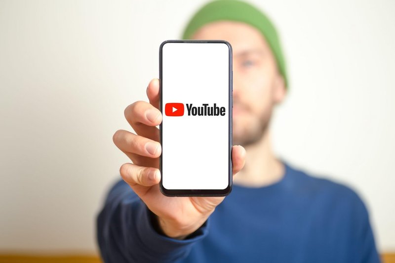 YouTube je največji razširjevalec lažnih novic (piše The Guardian) (foto: profimedia)