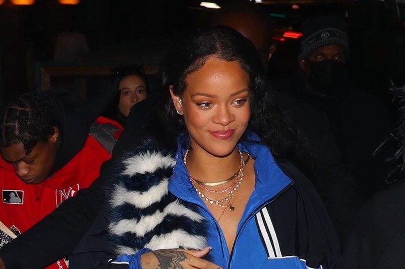 "NAJVEČJA NOVICA LETA 2022": Rihanna je noseča! (foto: Profimedia)